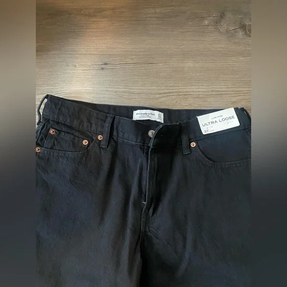 Abercrombie & Fitch Low Rise Ultra Loose Jean - Picture 6 of 9